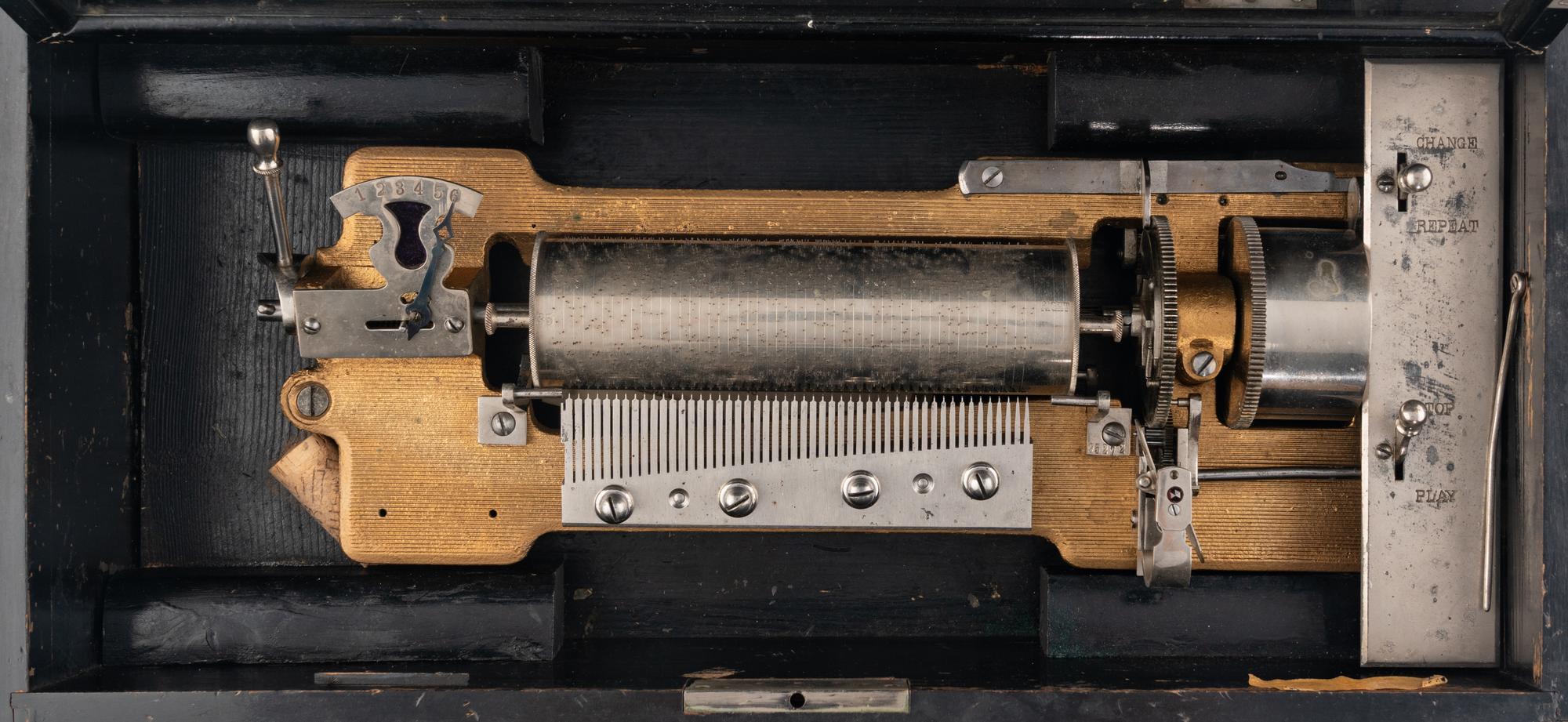 An Interchangeable Cylinder Music Box