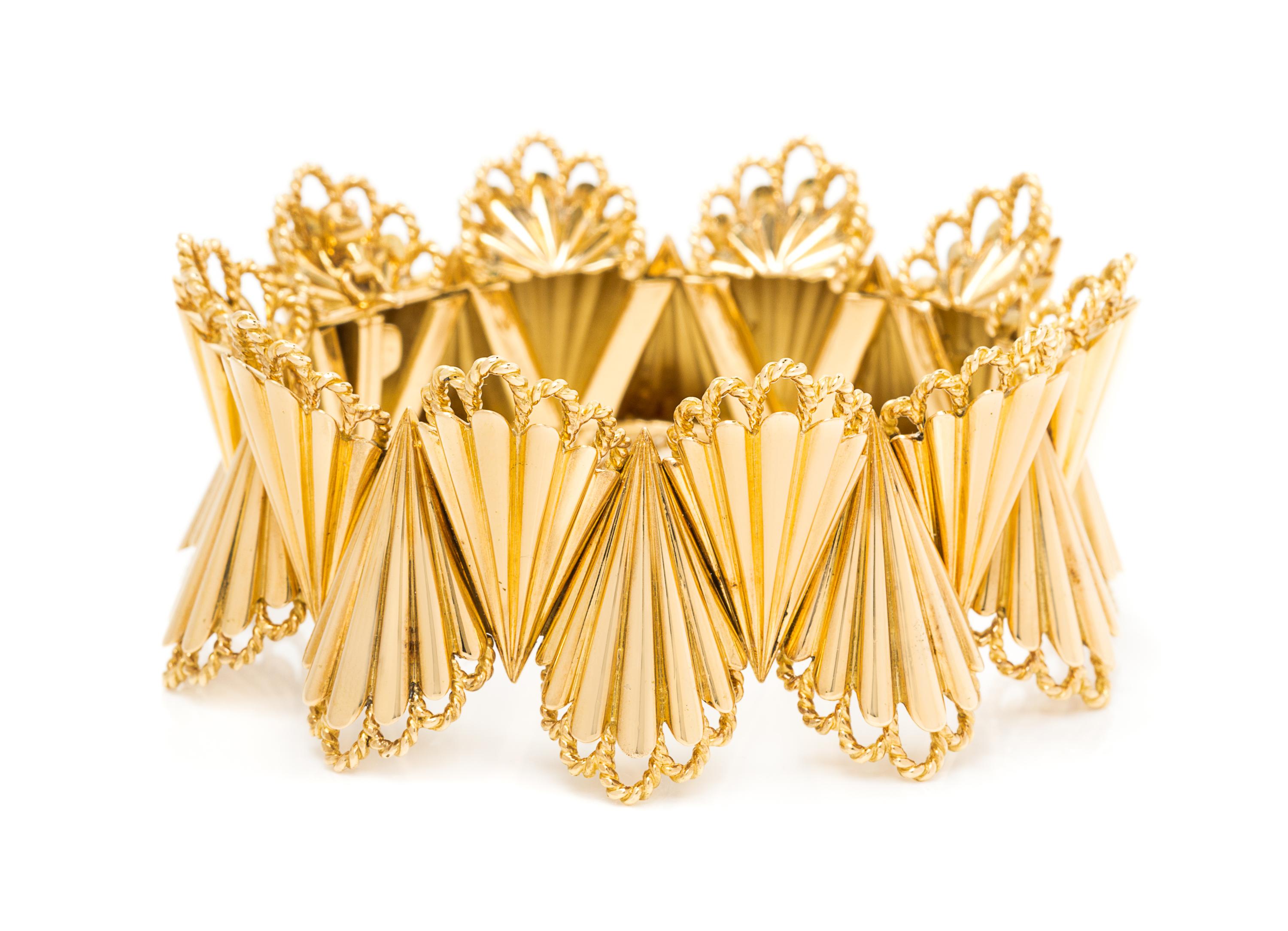 An Art Moderne 18 Karat Yellow Gold Bracelet, French, Circa 1935, 87.30 dwts.