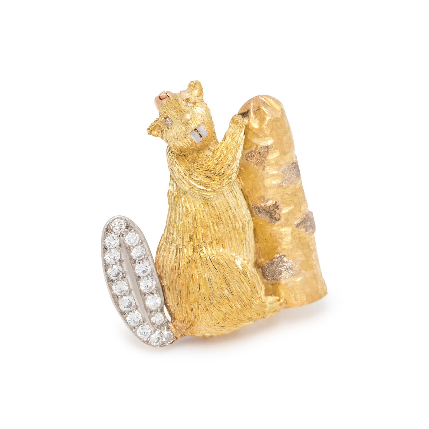 YELLOW GOLD AND DIAMOND BEAVER BROOCH