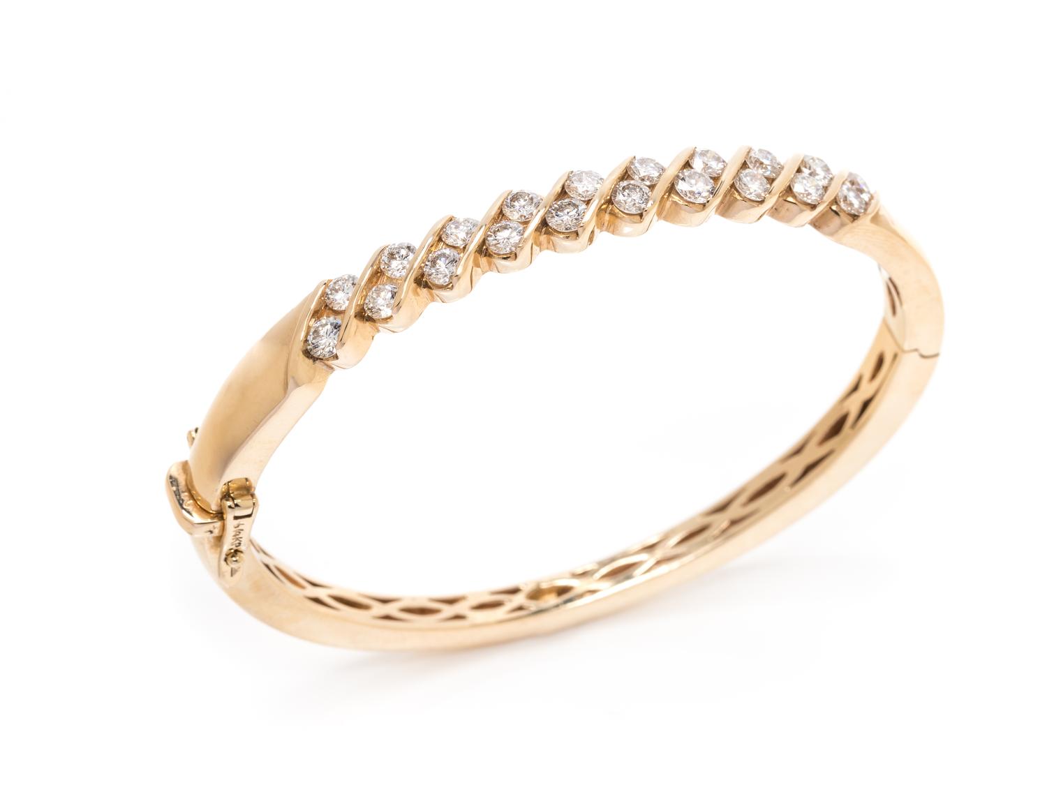YELLOW GOLD AND DIAMOND BANGLE BRACELET