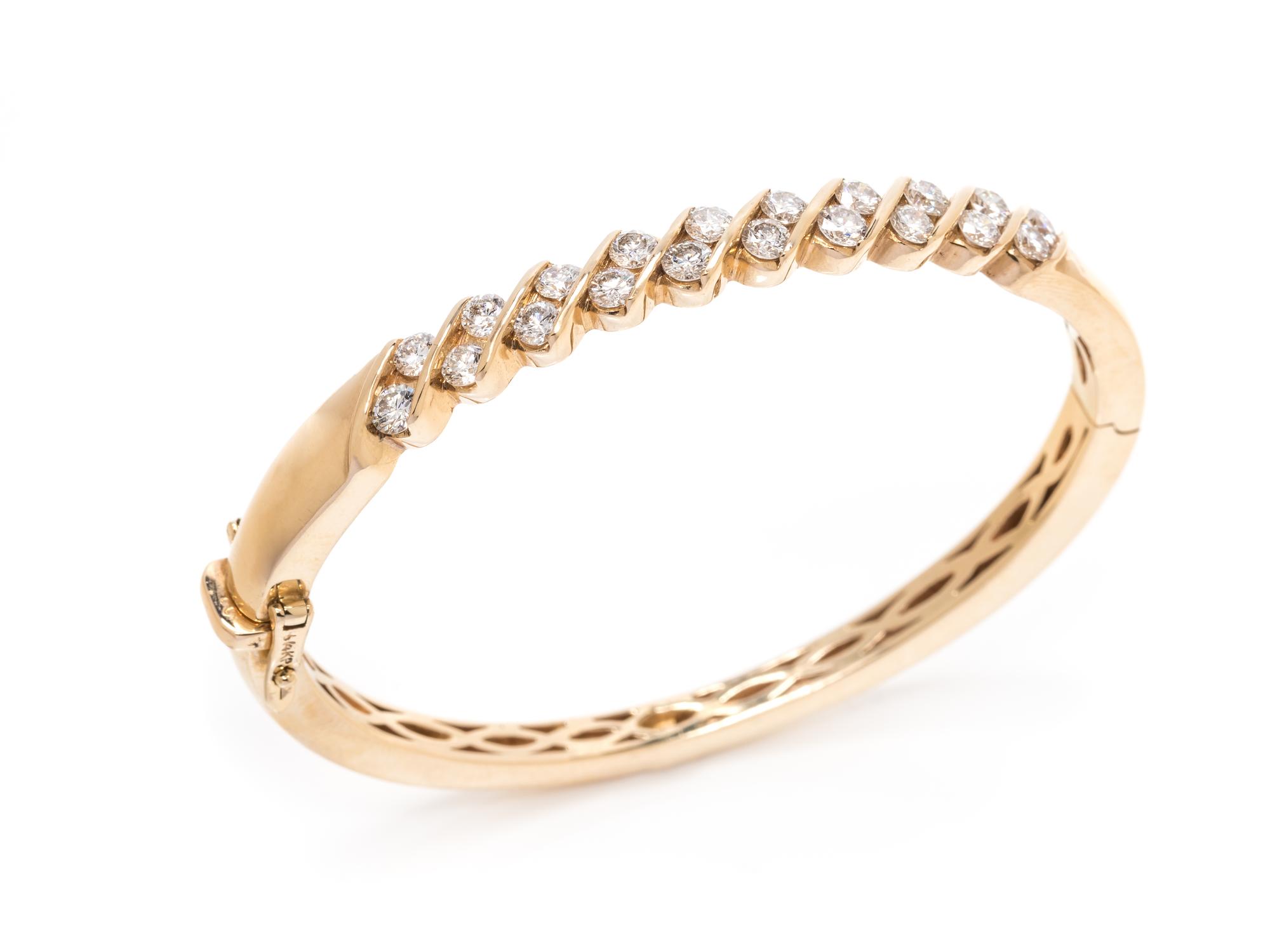 YELLOW GOLD AND DIAMOND BANGLE BRACELET