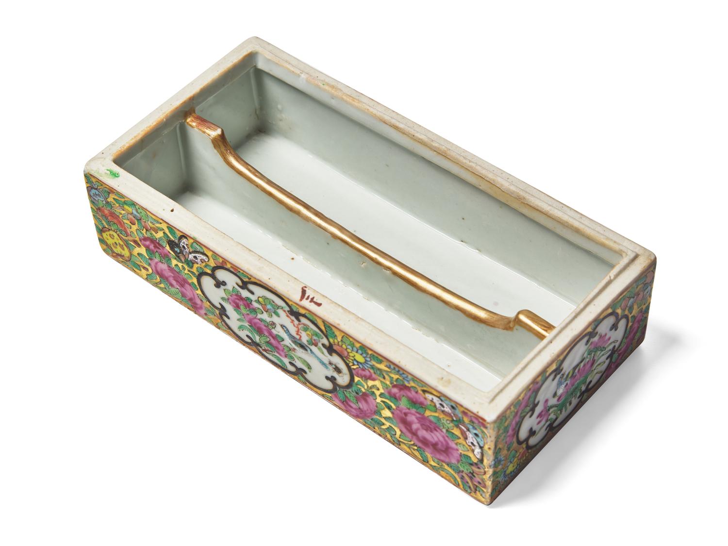 A Chinese Export Porcelain Rose Medallion Rectangular Covered Box