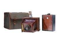 Mendel folding strut camera. Paris, France, ca 1905.