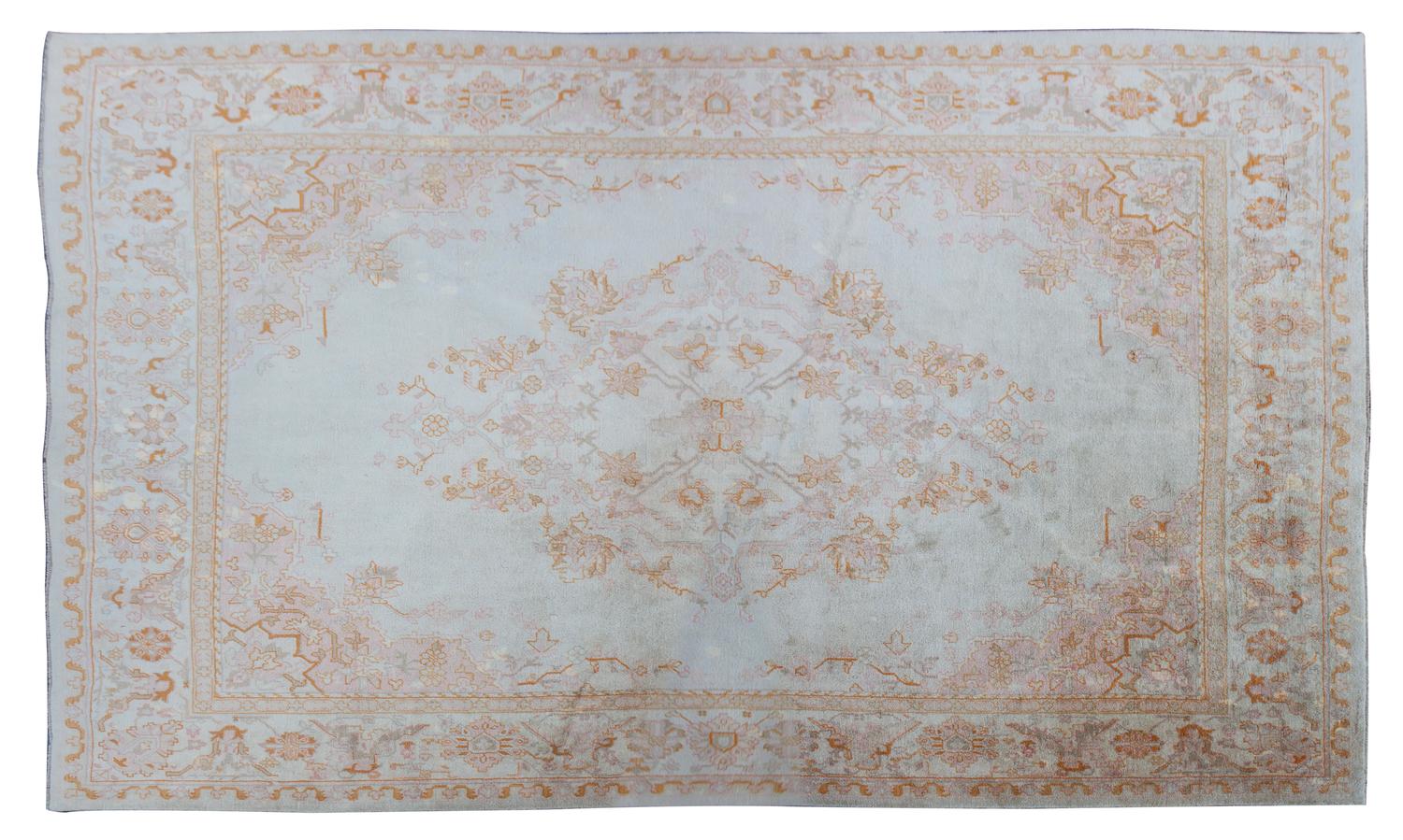An Oushak Rug 14 feet 2 inches x 11 feet 8 inches. — EARLY 20TH CENTURY