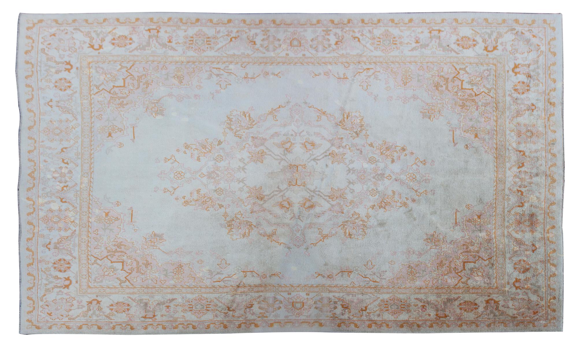 An Oushak Rug 14 feet 2 inches x 11 feet 8 inches. — EARLY 20TH CENTURY