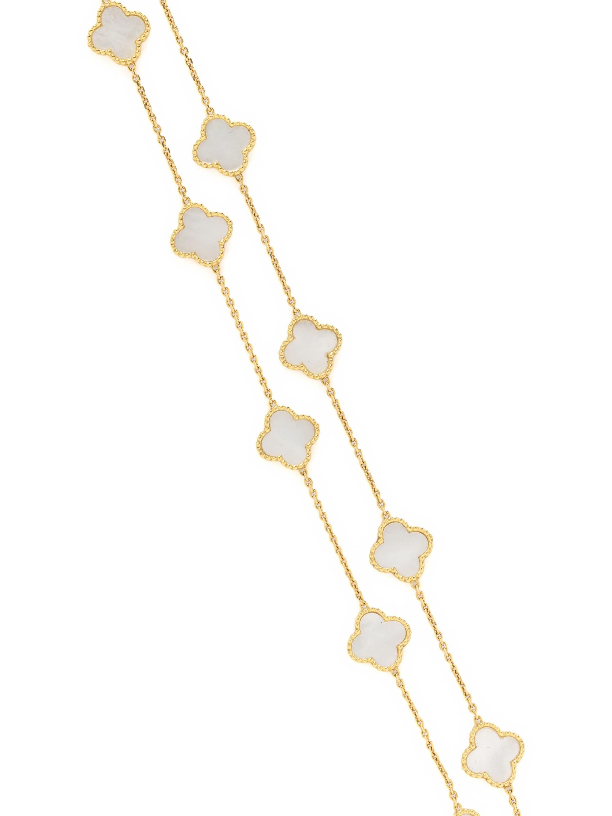 YELLOW GOLD AND MOTHER-OF-PEARL NECKLACE