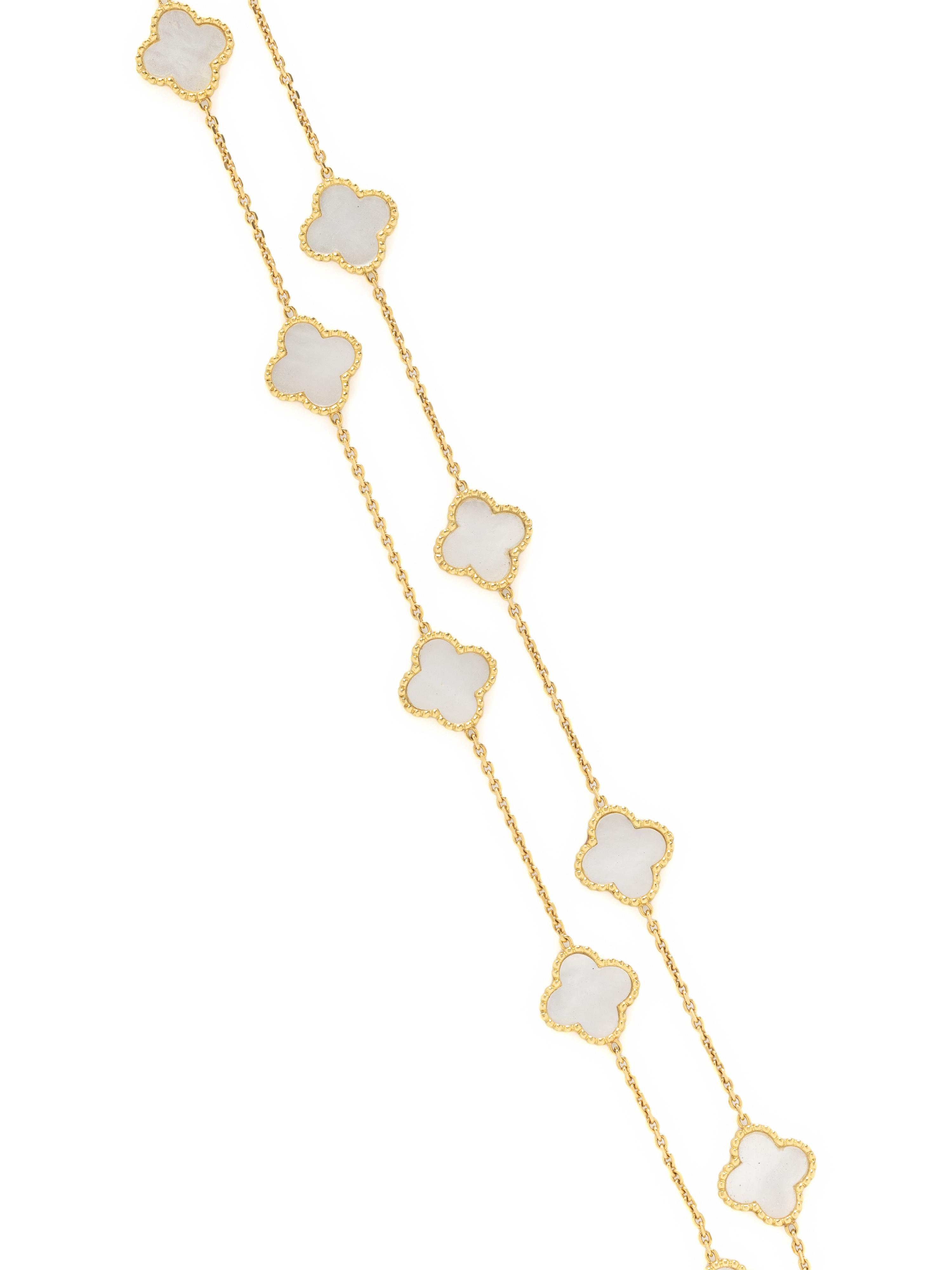 YELLOW GOLD AND MOTHER-OF-PEARL NECKLACE