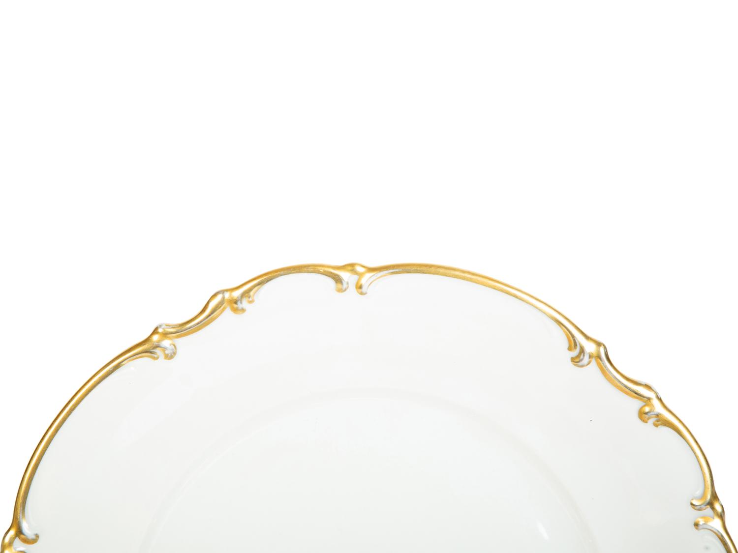 A Hutschenreuther Porcelain Brighton Dinner Service — 20th Century