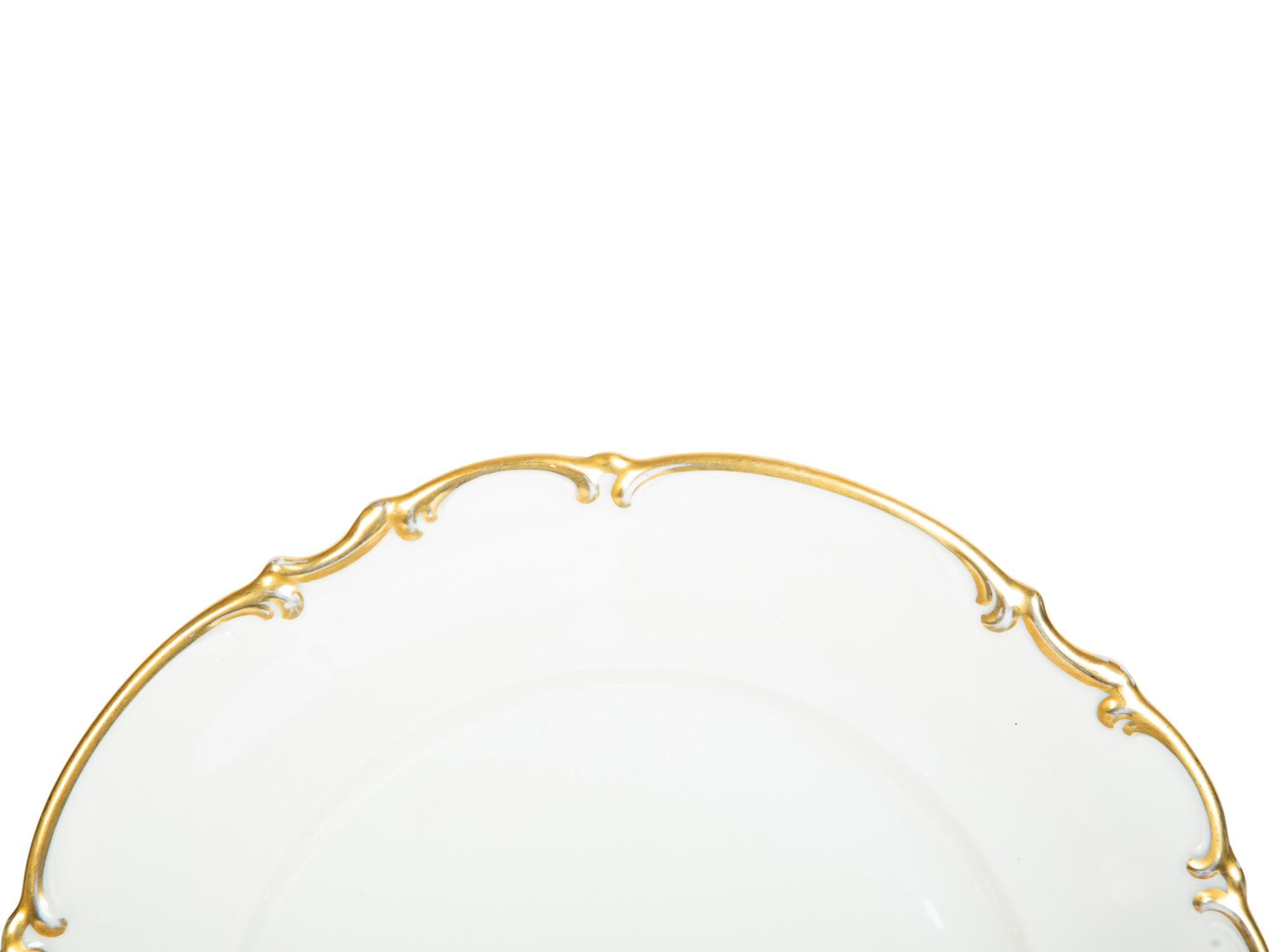 A Hutschenreuther Porcelain Brighton Dinner Service — 20th Century