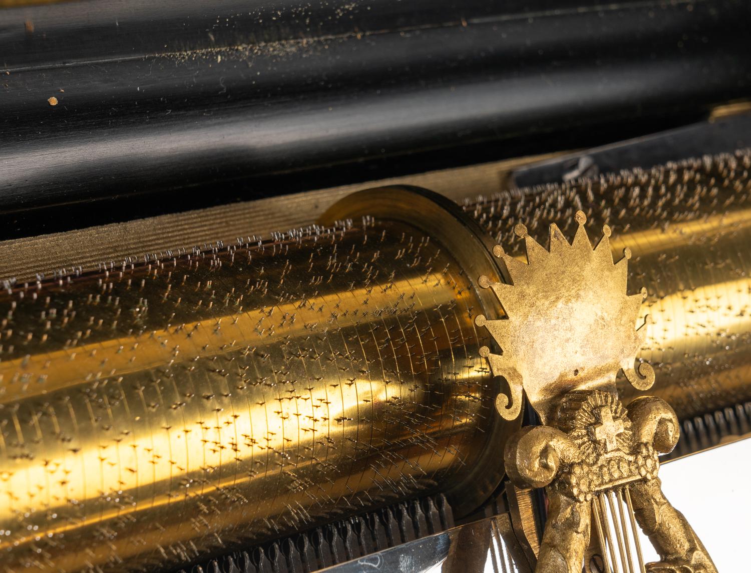 A Zither Automatique Mandoline Expressive Music Box