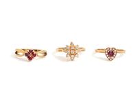 COLLECTION OF YELLOW GOLD, DIAMOND AND RUBY RINGS
