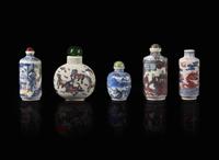 A group of five Chinese underglaze blue and red snuff bottles 青花釉裡紅鼻煙壺一組五件