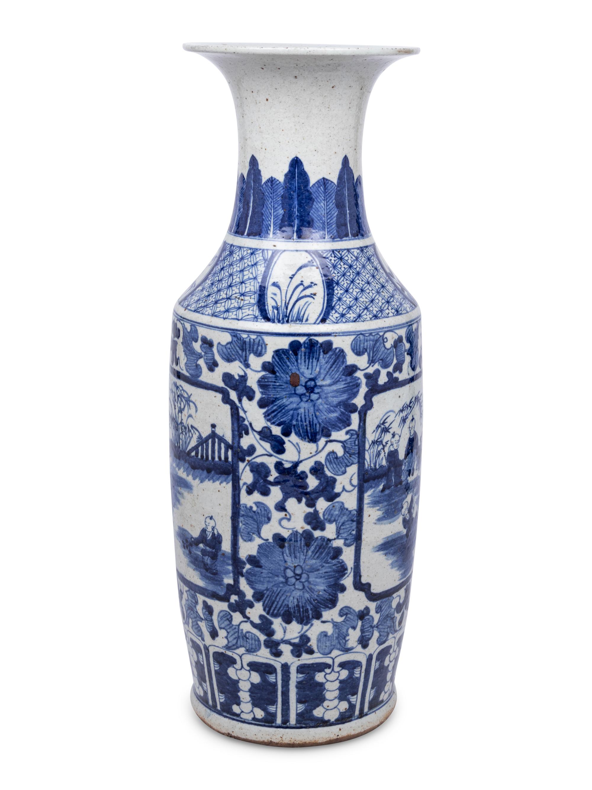 A Chinese Export Blue and White Porcelain Baluster Vase