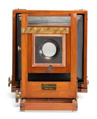 [EARLY PHOTOGRAPHY]. Front focusing field camera. G. Gennert, New York, ca 1889.