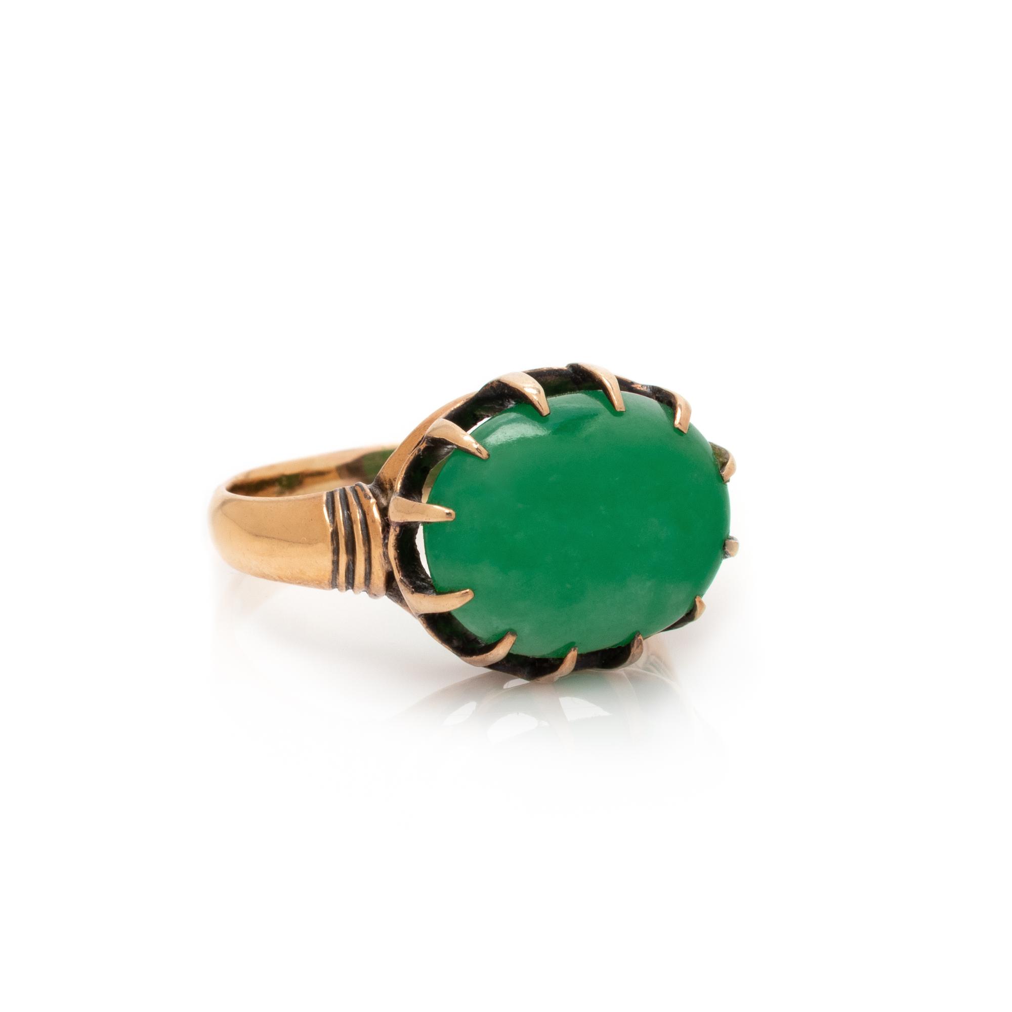YELLOW GOLD AND JADE RING