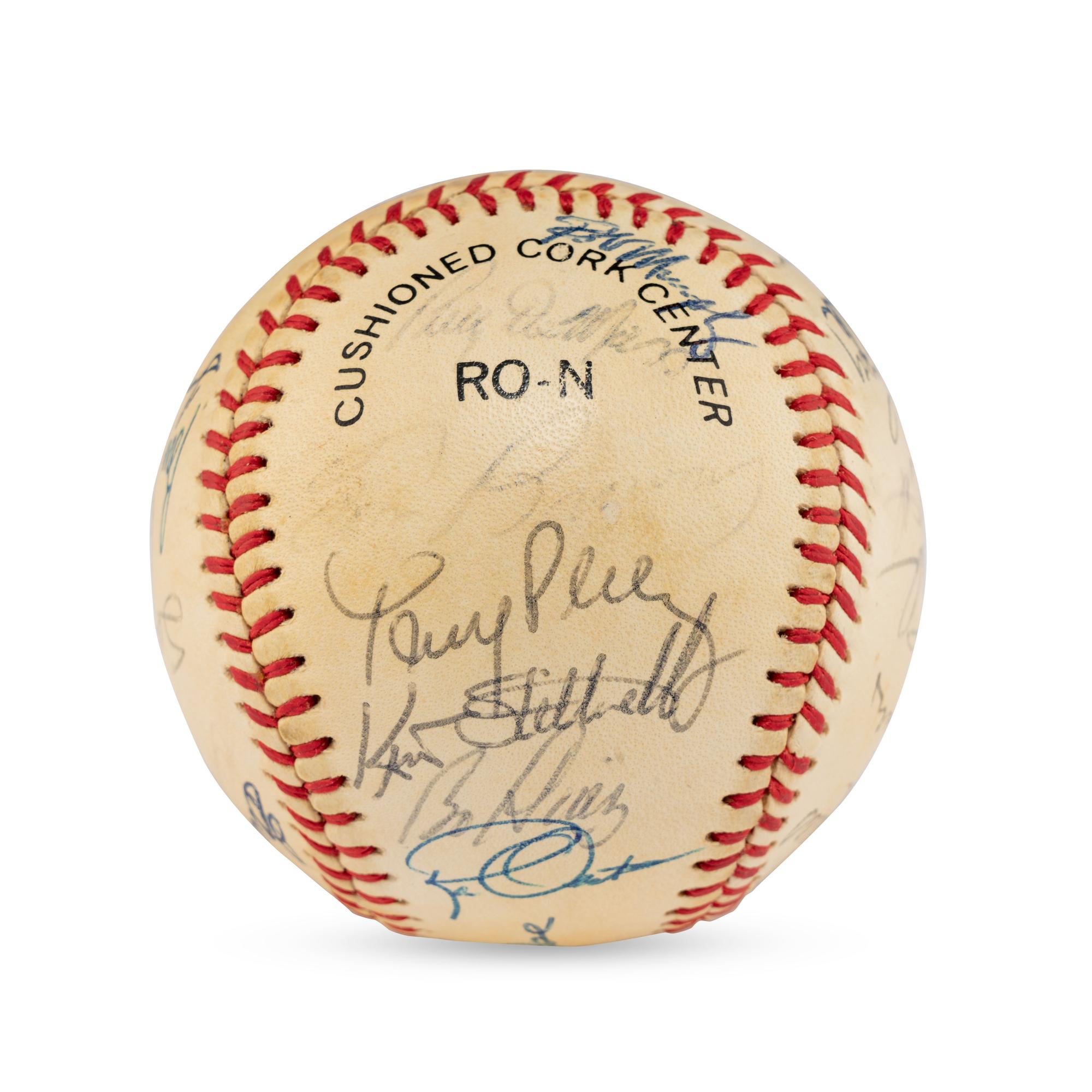 A 1986 Cincinnati Reds Team Signed Autograph Baseball