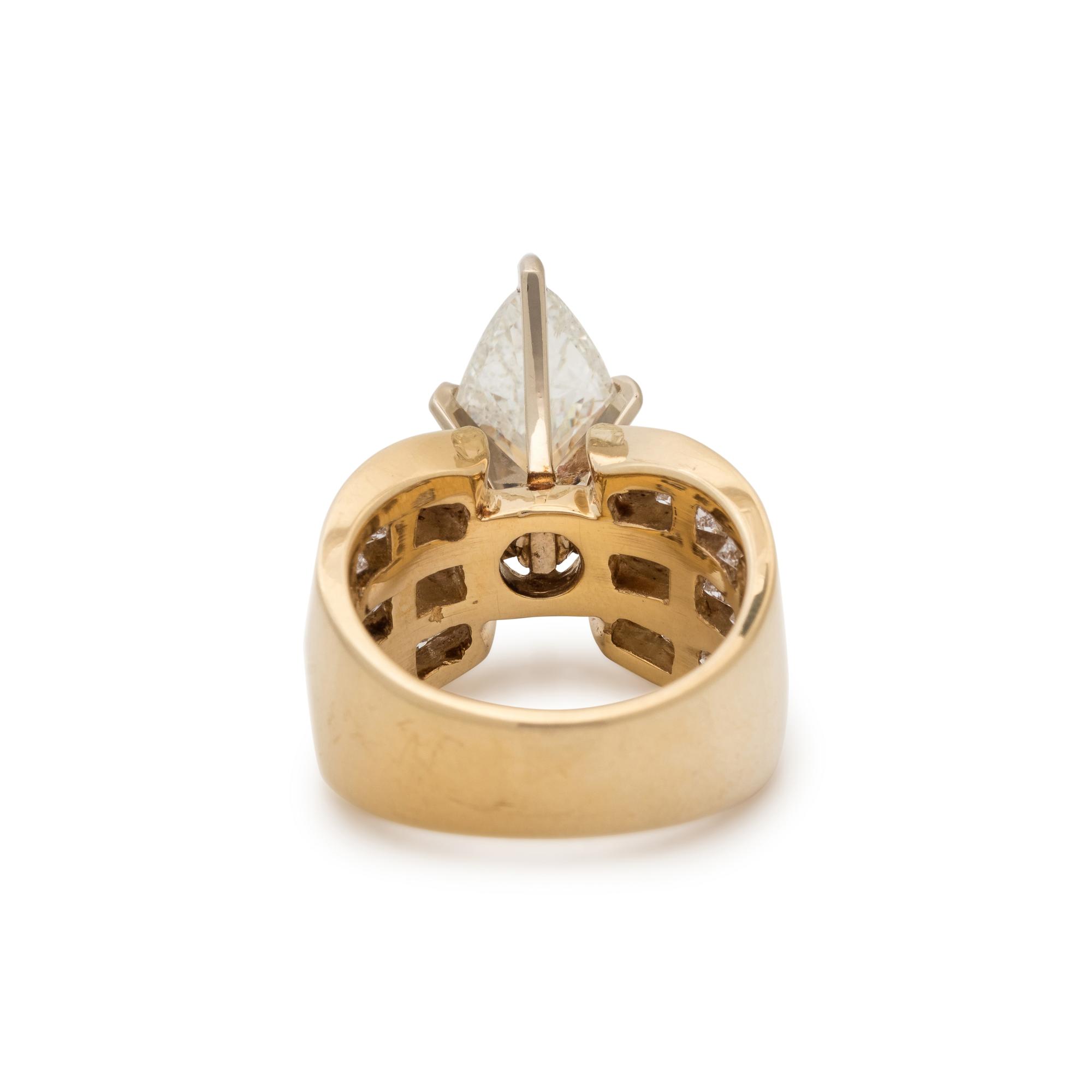 DIAMOND RING