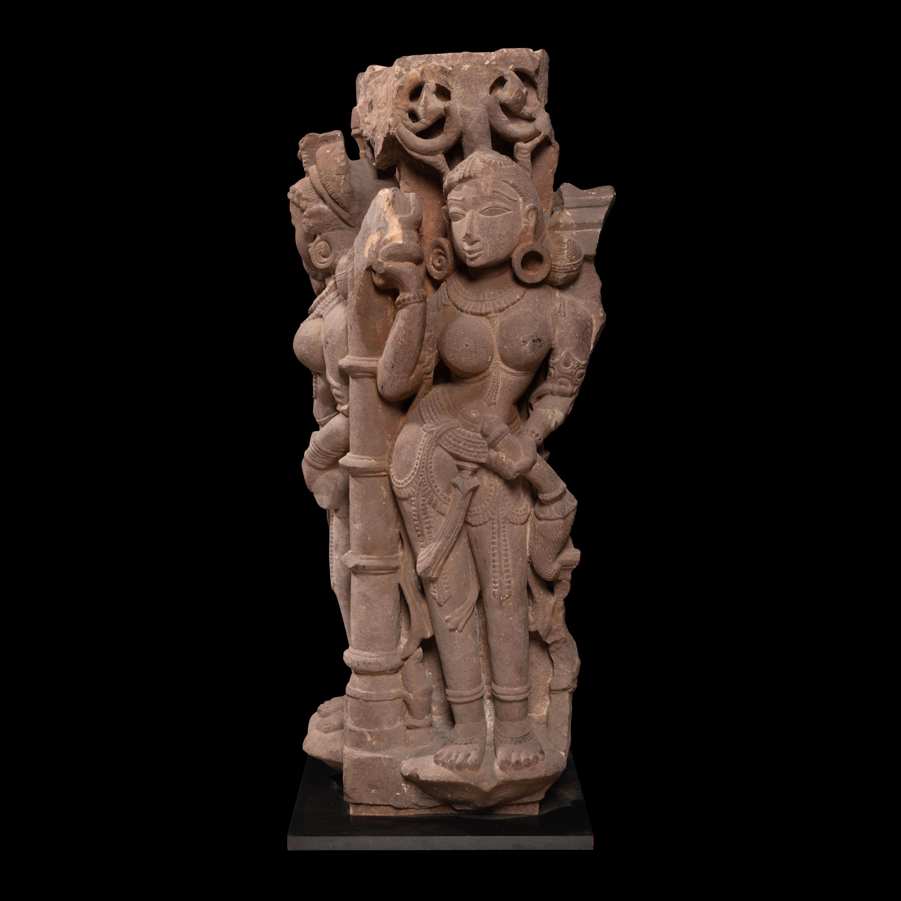 An Indian Sandstone Sculpture, Rajasthan or Madhya Pradesh, Mid 12th Century — 十二世紀中葉 印度拉贾斯坦邦或中央邦 砂岩女神像