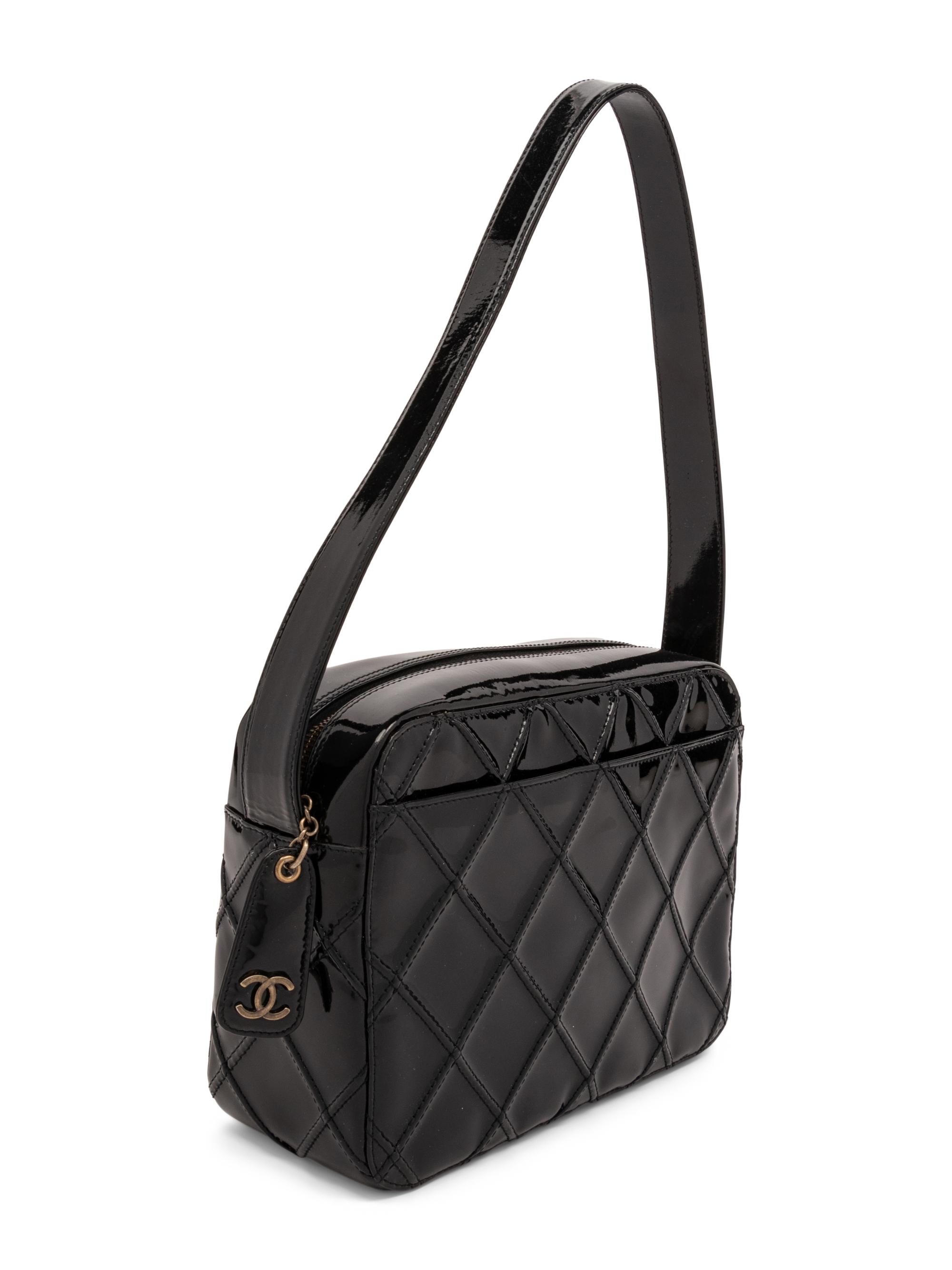 Chanel Bag in Black Patent Leather, 2000-02