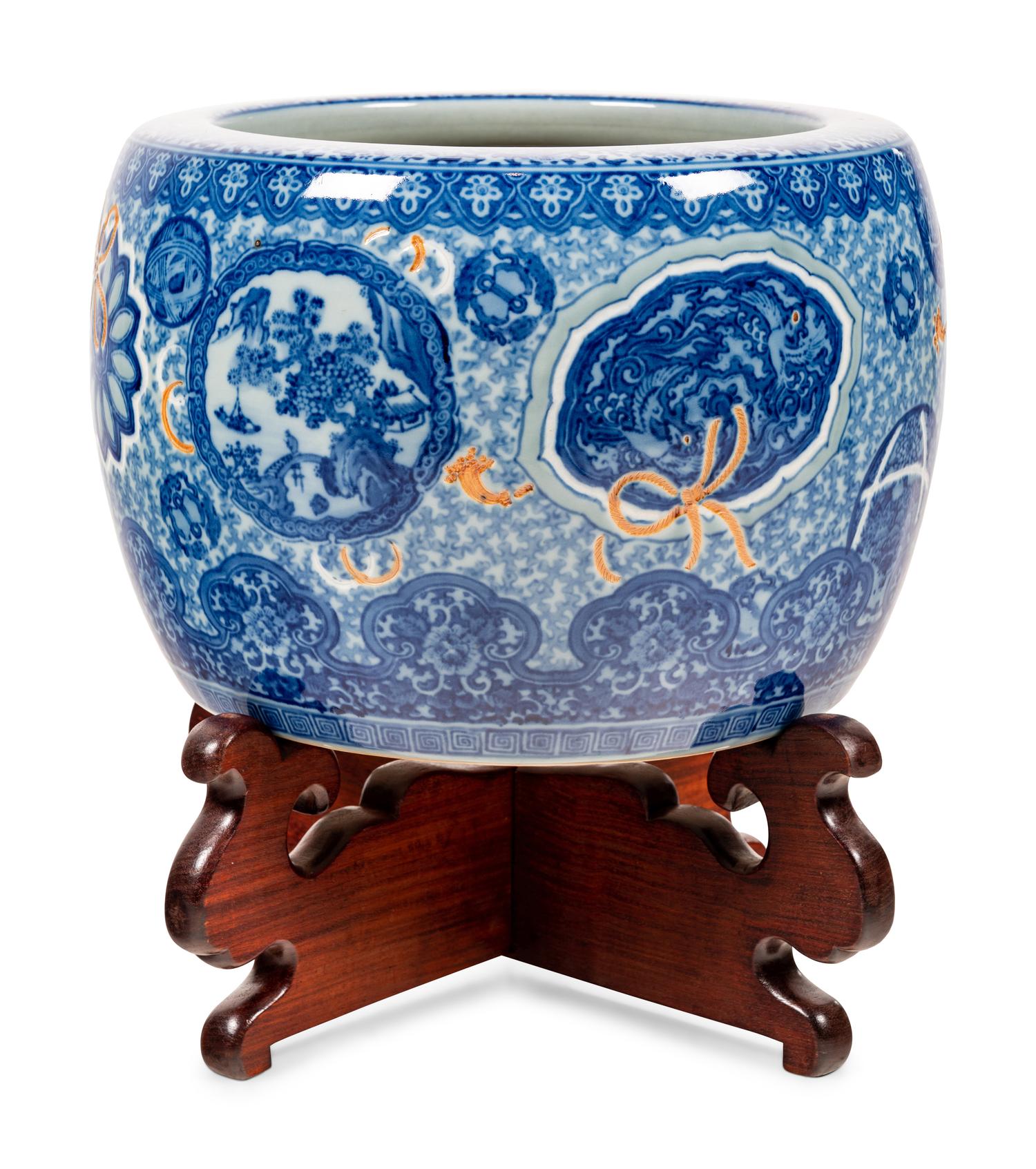 A Japanese Porcelain Jardinière
