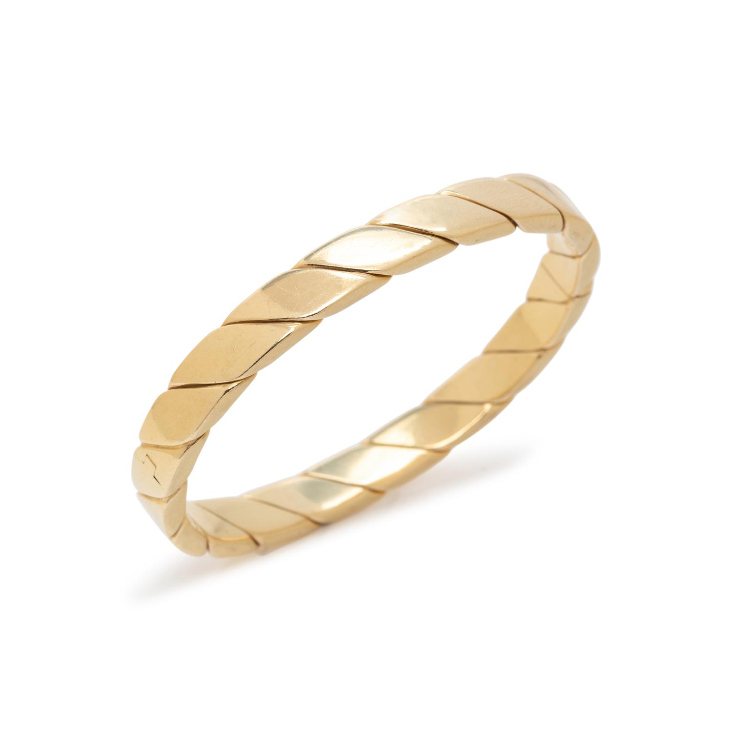 TIFFANY & CO., YELLOW GOLD BANGLE BRACELET