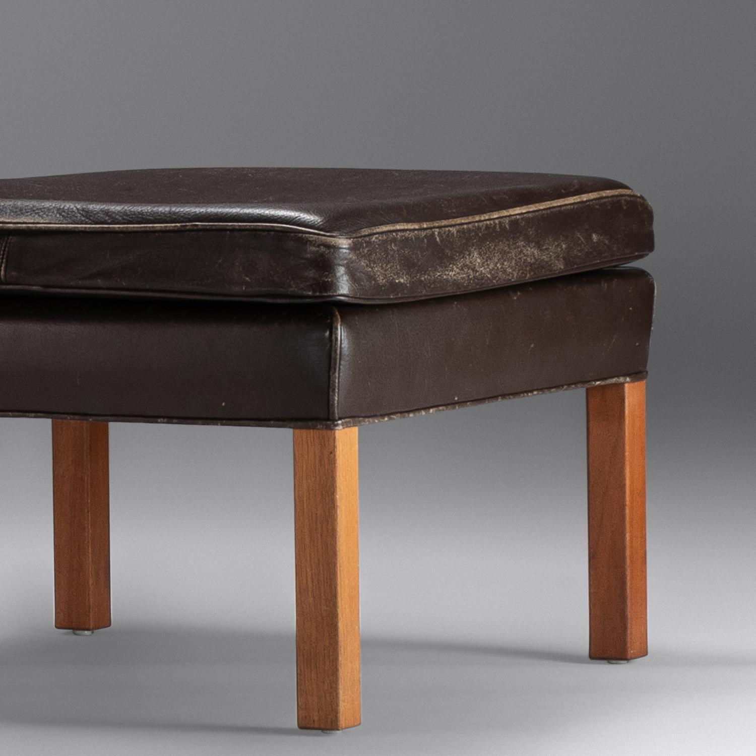 Lounge Chair and Ottoman, model 2204 Fredericia, Denmark