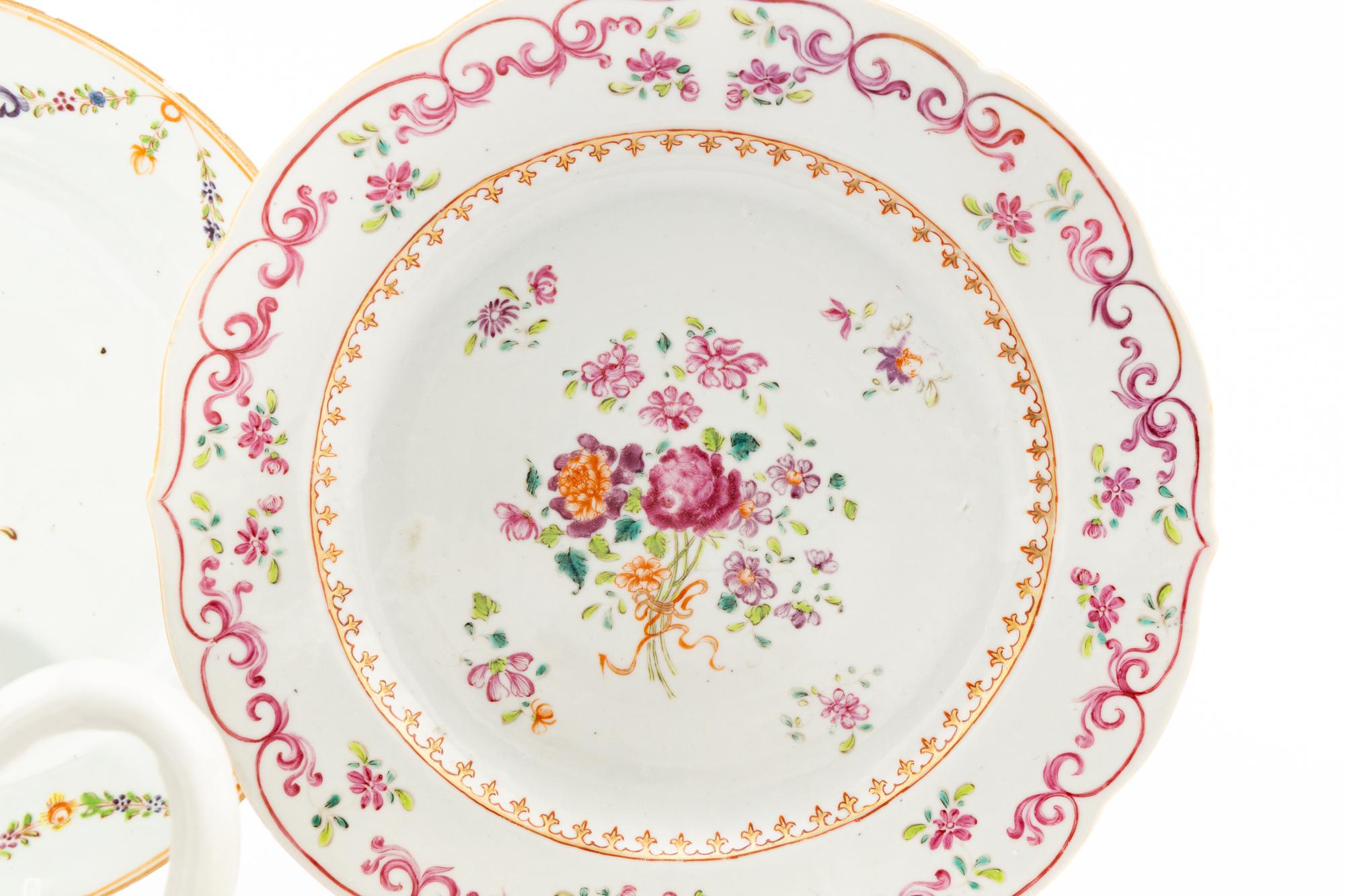 Eleven Chinese Export Porcelain Articles