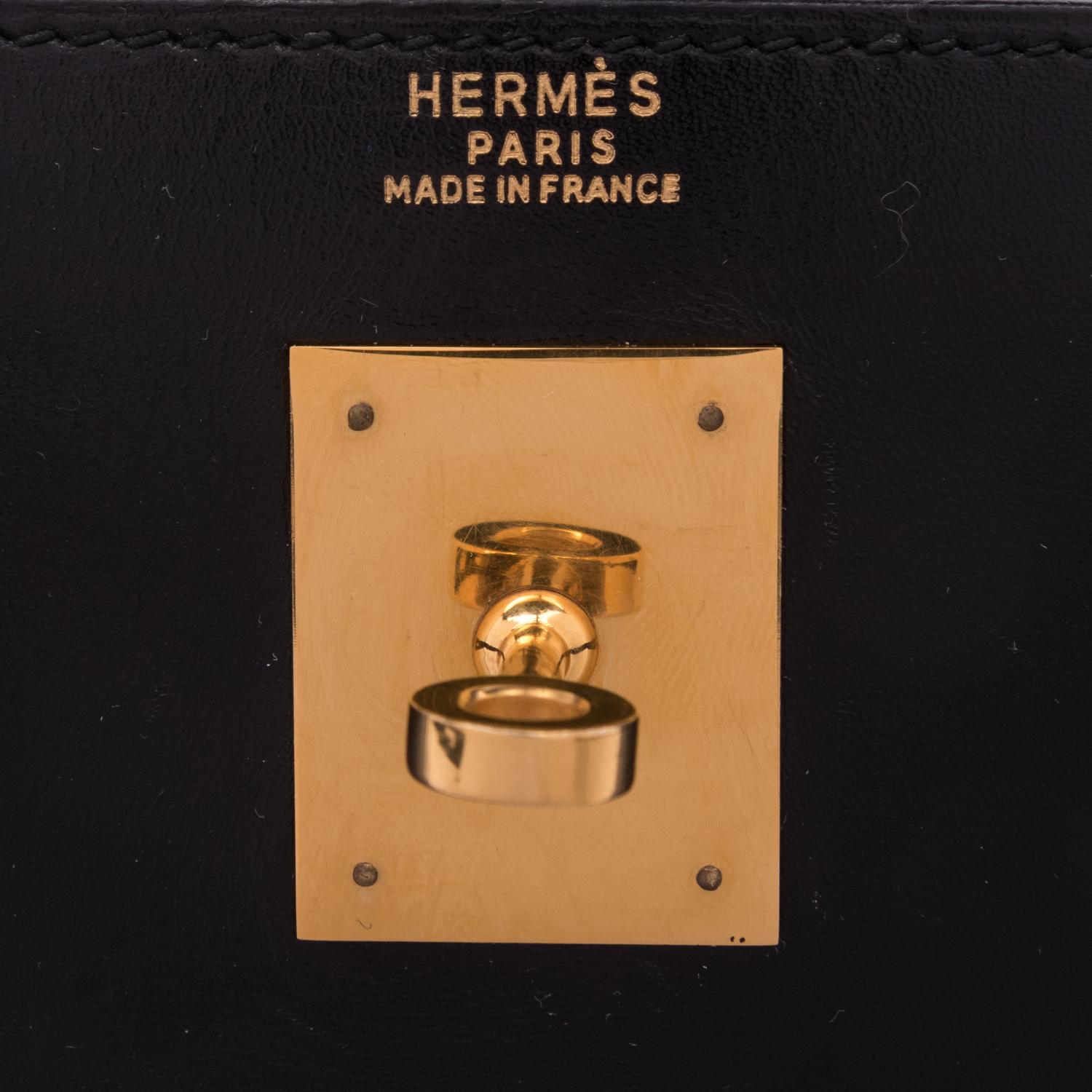 HERMÈS, KELLY 32 IN NOIR BOX LEATHER