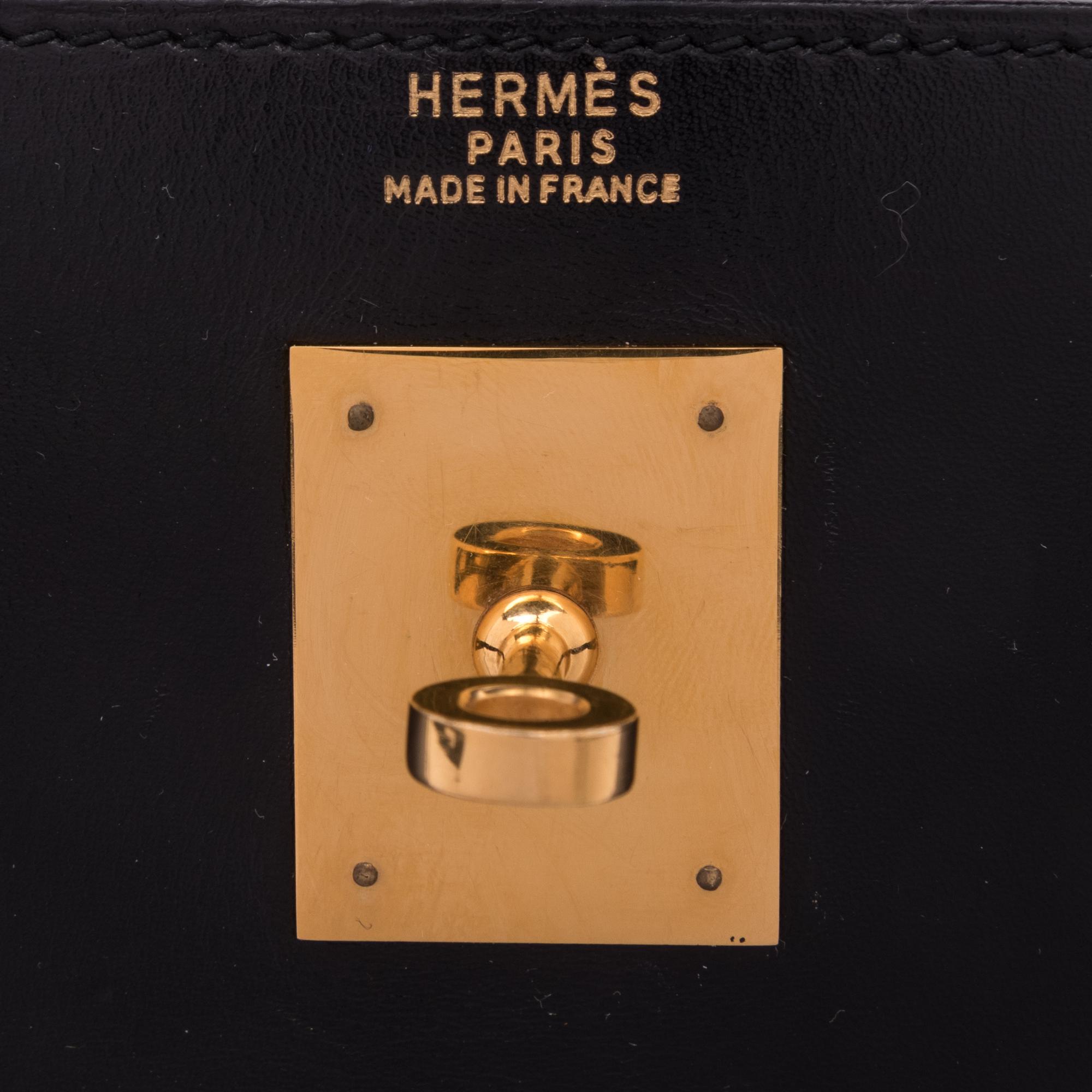 HERMÈS, KELLY 32 IN NOIR BOX LEATHER