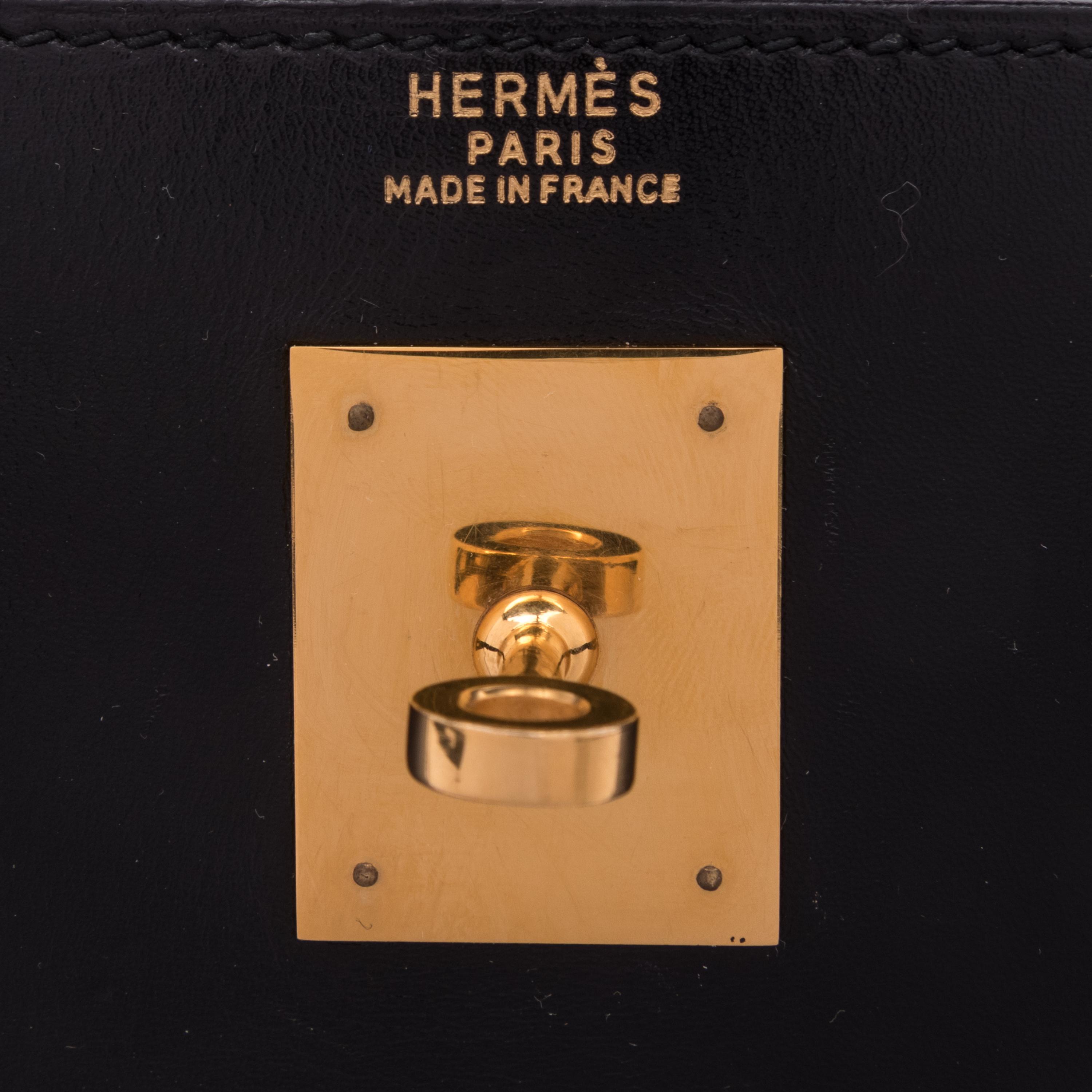 HERMÈS, KELLY 32 IN NOIR BOX LEATHER