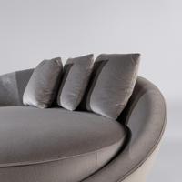 Satellite chaise