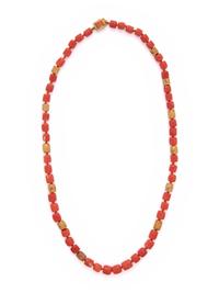 CORAL AND YELLOW GOLD BEAD NECKLACE