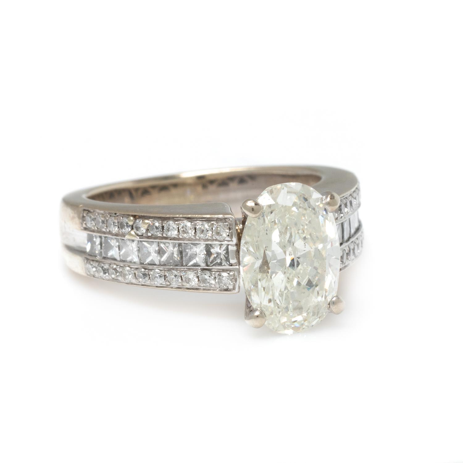 DIAMOND RING