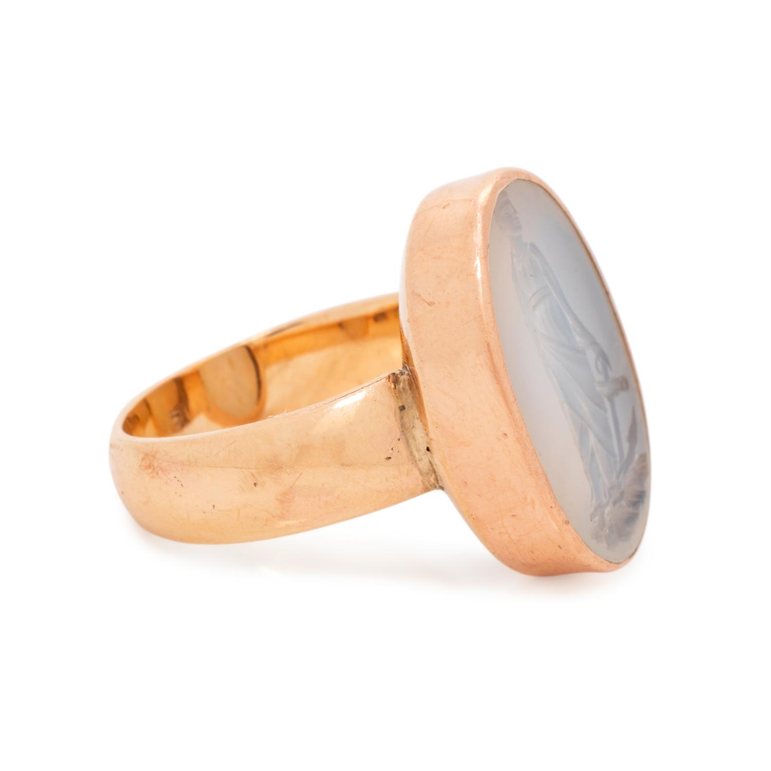 ROSE GOLD AND CHALCEDONY INTAGLIO RING