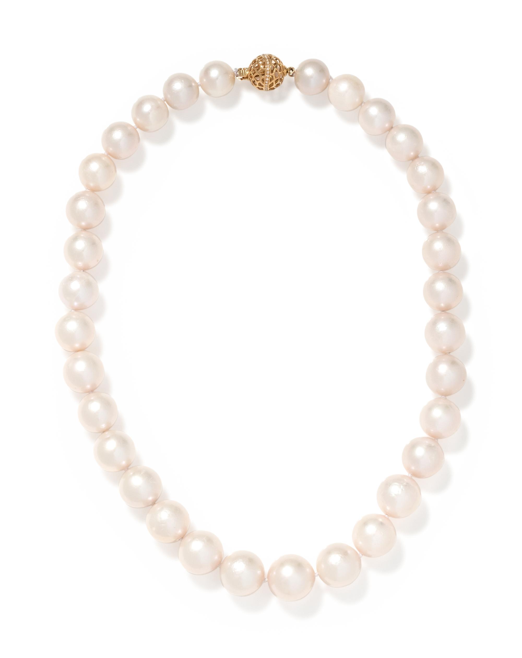 CULTURED SOUTH SEA PEARL NECKLACE