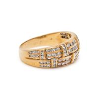 YELLOW GOLD AND DIAMOND RING