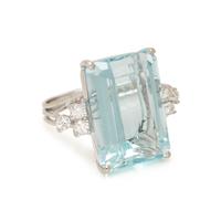 AQUAMARINE AND DIAMOND RING