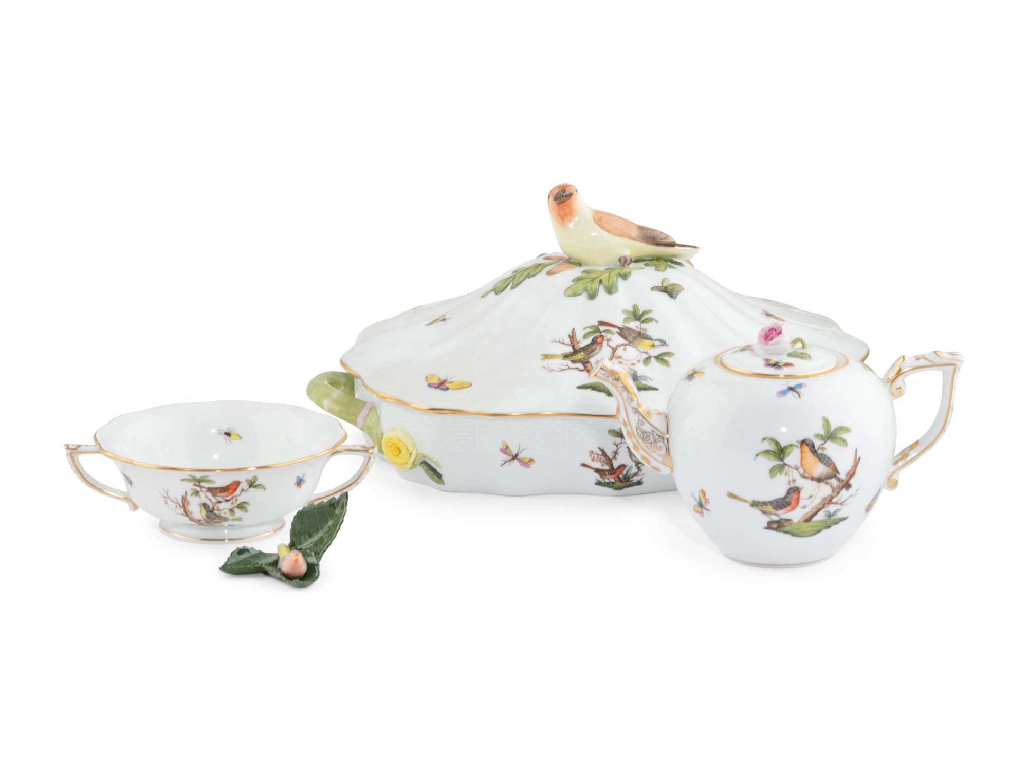 A Herend Rothschild Bird Porcelain Dinner Service