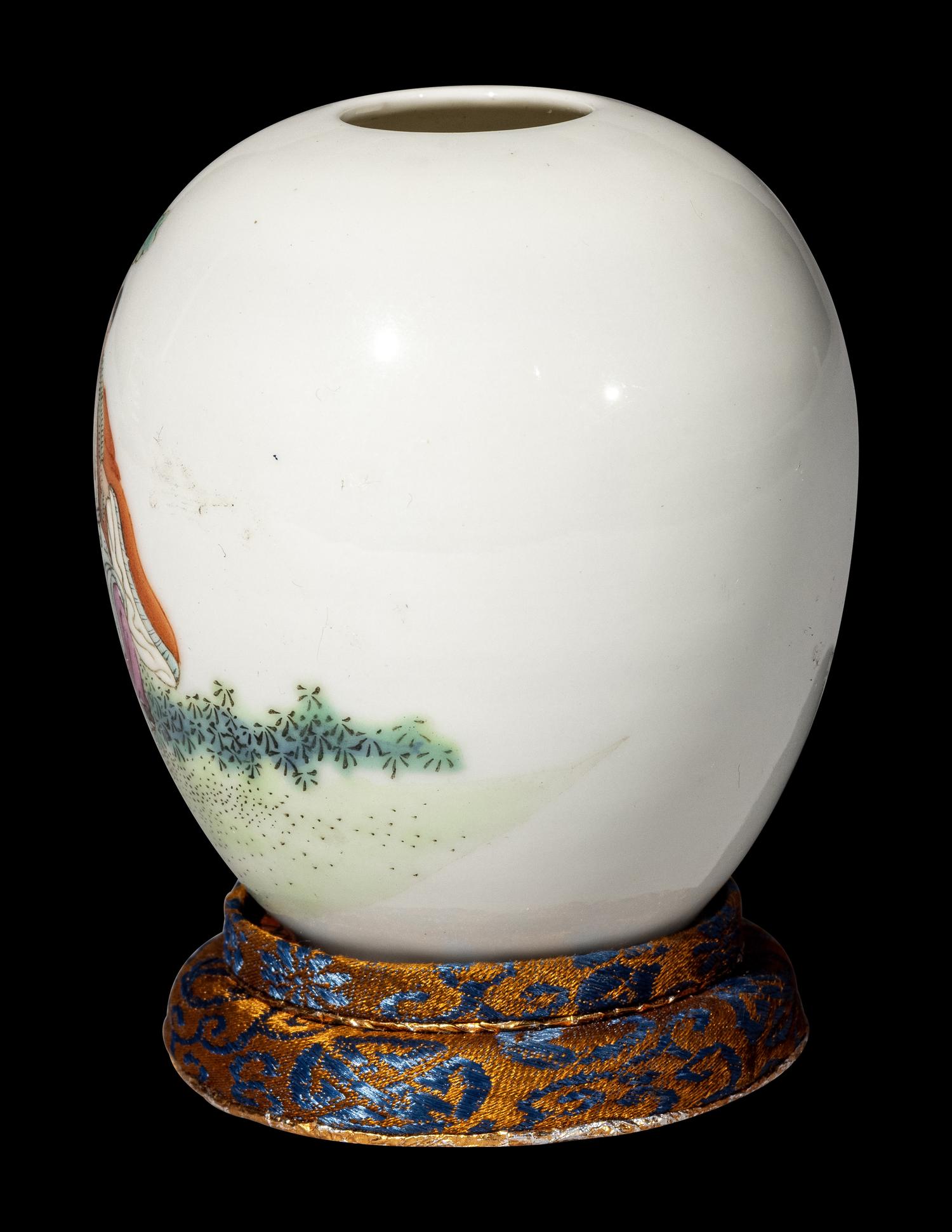 A Chinese Famille Rose Porcelain Jar