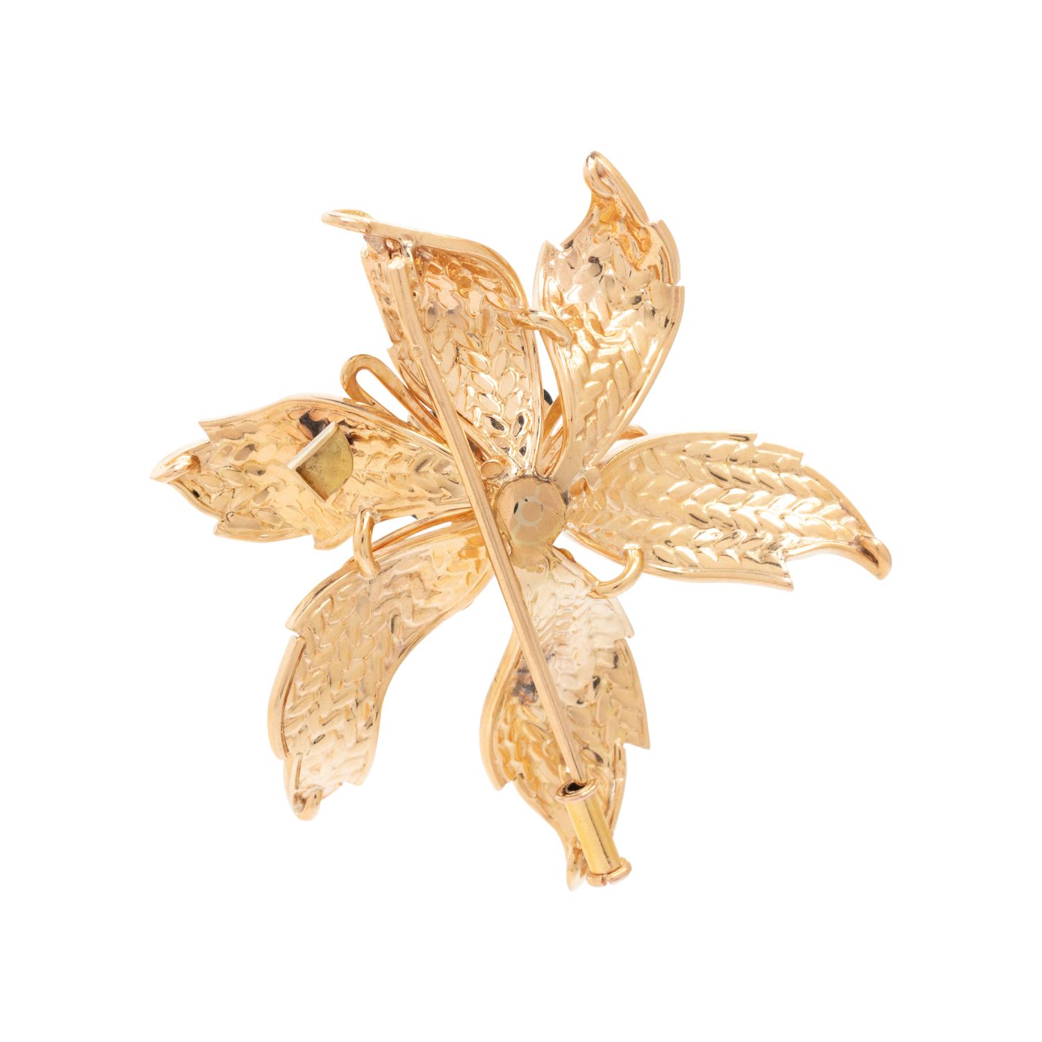 SAPPHIRE AND DIAMOND FLOWER BROOCH