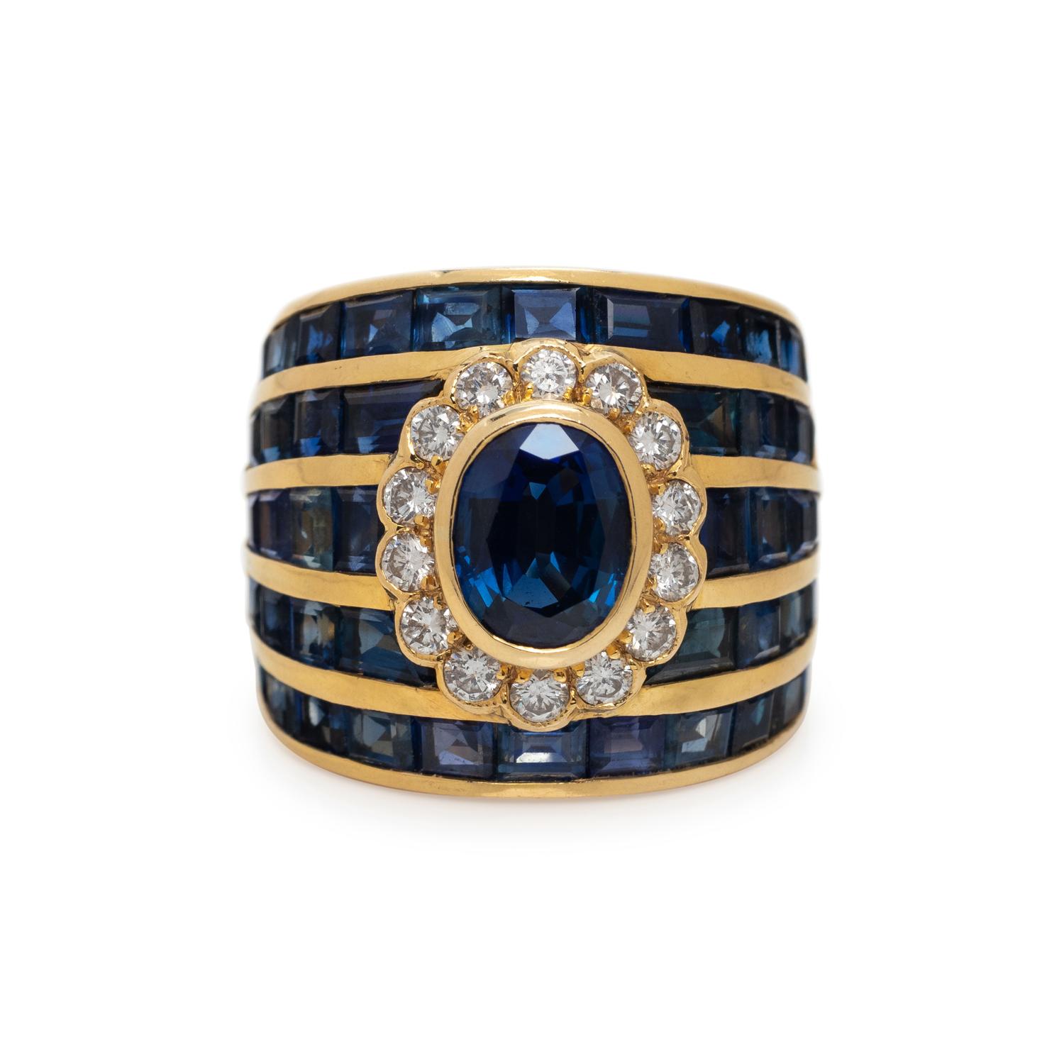 SAPPHIRE AND DIAMOND RING