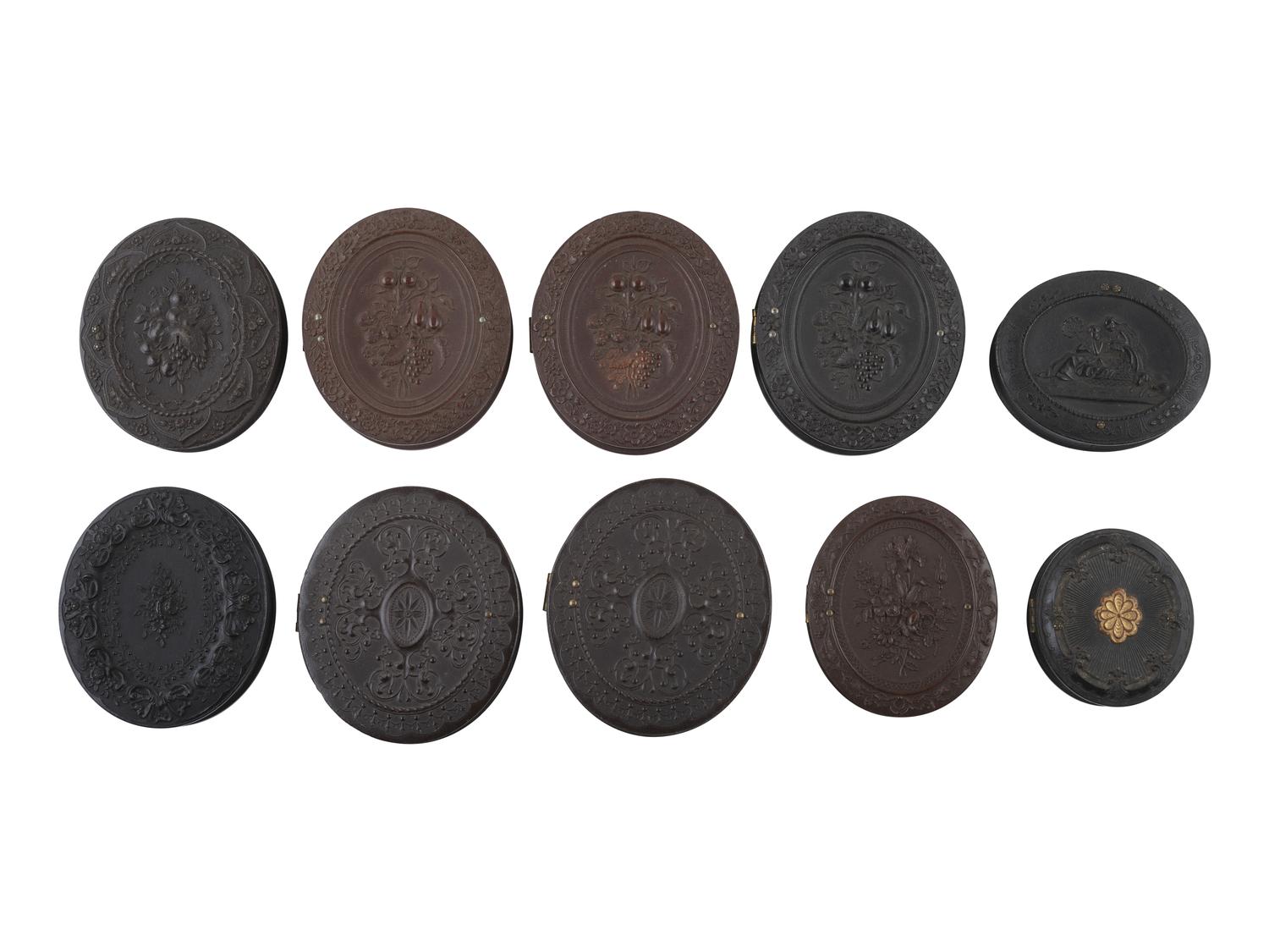 [EARLY PHOTOGRAPHY]. 20 assorted oval Union cases.