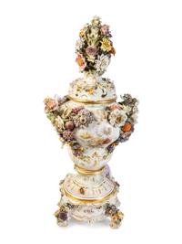 A Meissen Porcelain Potpourri Urn, Cover and Stand