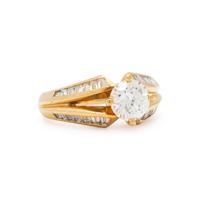 DIAMOND AND YELLOW GOLD RING