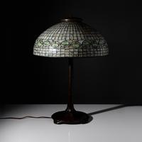 Acorn table lamp
