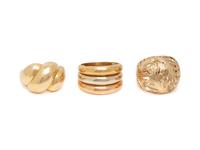 COLLECTION OF GOLD RINGS