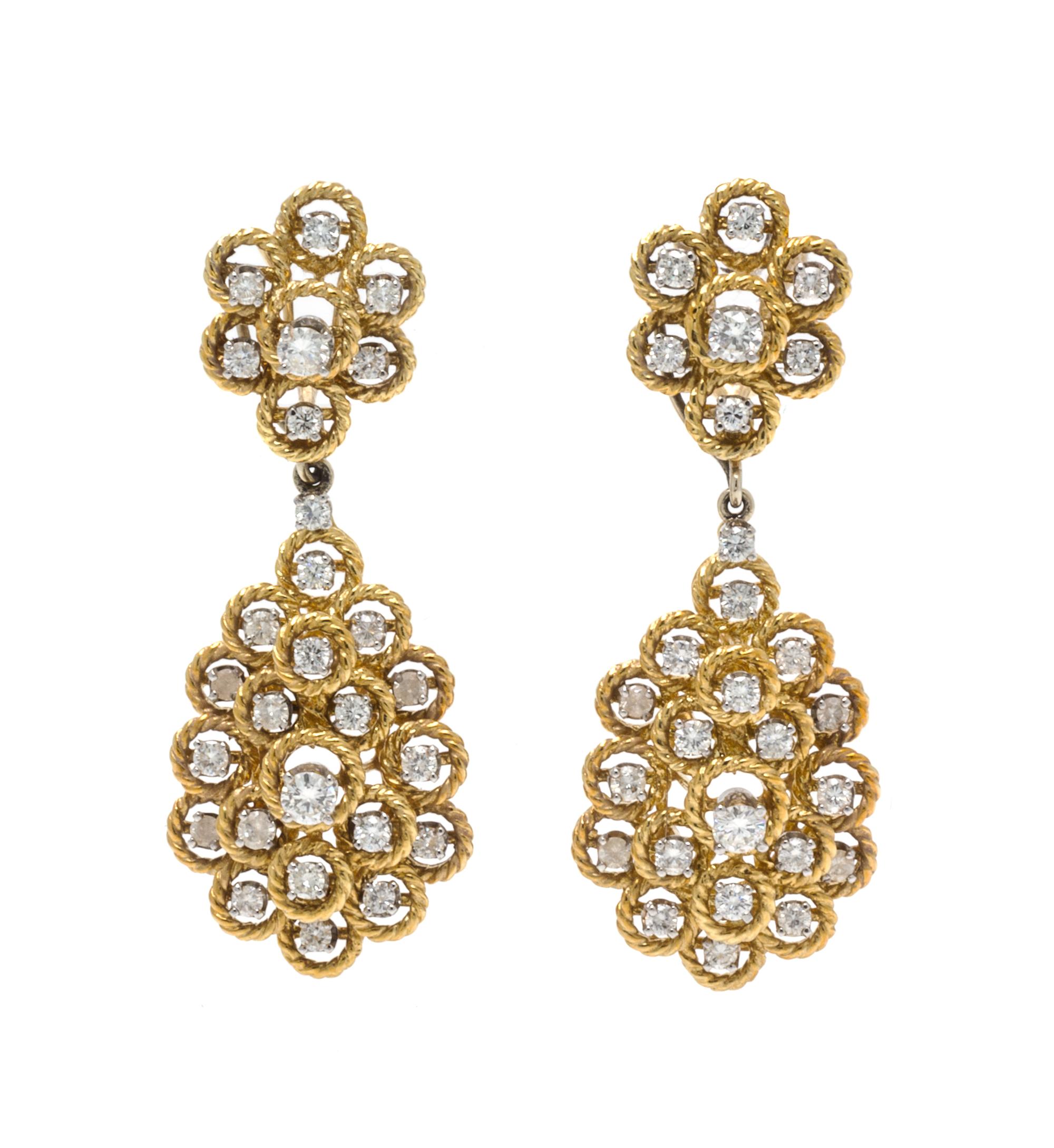 A Pair of 18 Karat Yellow Gold and Diamond Convertible Earclips, 19.40 dwts.