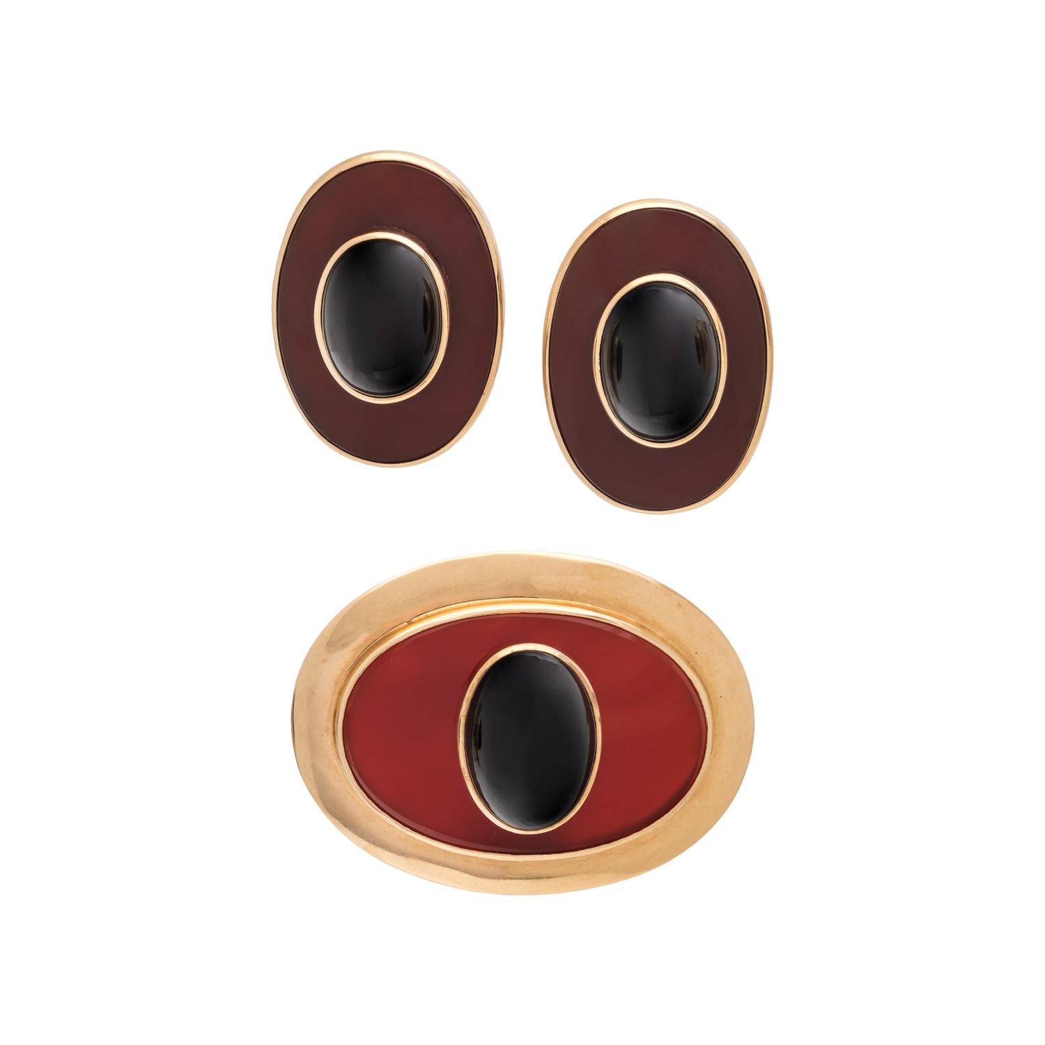 ONYX AND CARNELIAN SET