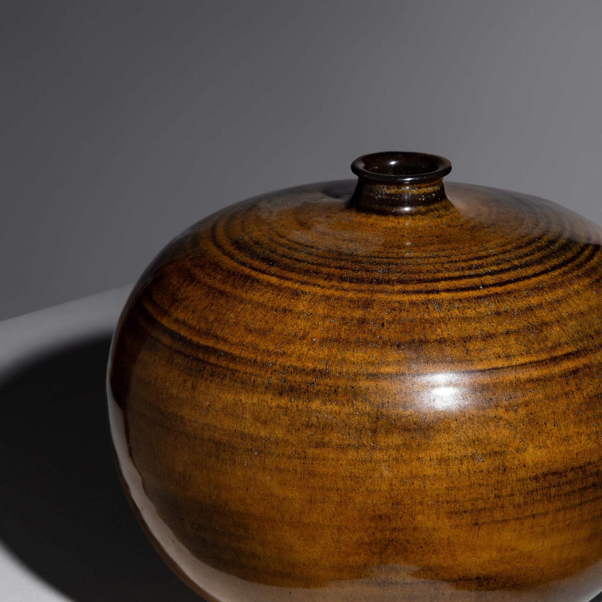 Early Vase, 1946 Los Angeles, California, USA