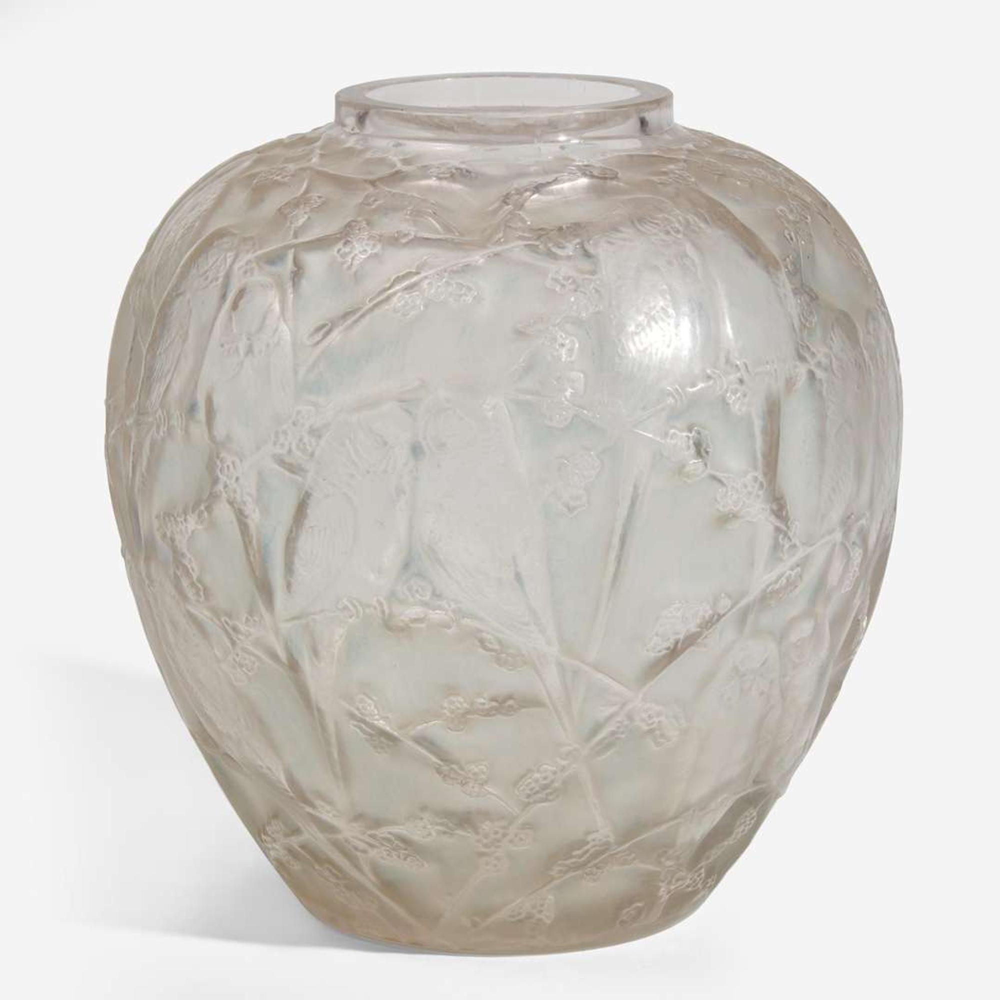 René Jules Lalique (French, 1860-1945) "Perruches" Vase, France, designed 1919, the present lot circa second quarter 20th century